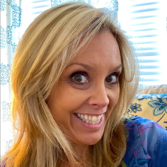 Meet your Posher, Vicki - Picture 2 of 10